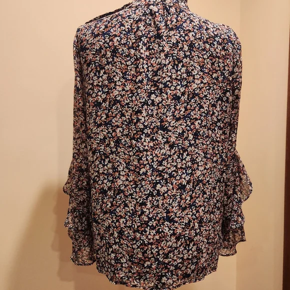 Vince Camuto Fresh Blooms Print 3/4 Sleeve Button Shoulder Chiffon Blouse size M - Picture 6 of 14